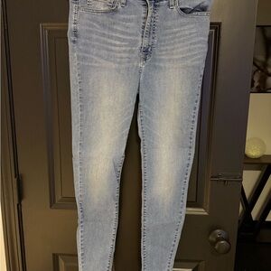 Stylish Light Blue Women's Signature Levi’s Skinny Jeans